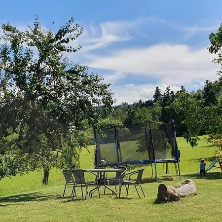 Paradies 1 アパート